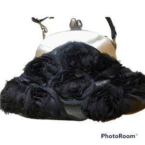 𝅺nicole Lee Black Rosette Handbag/Pocket Book
